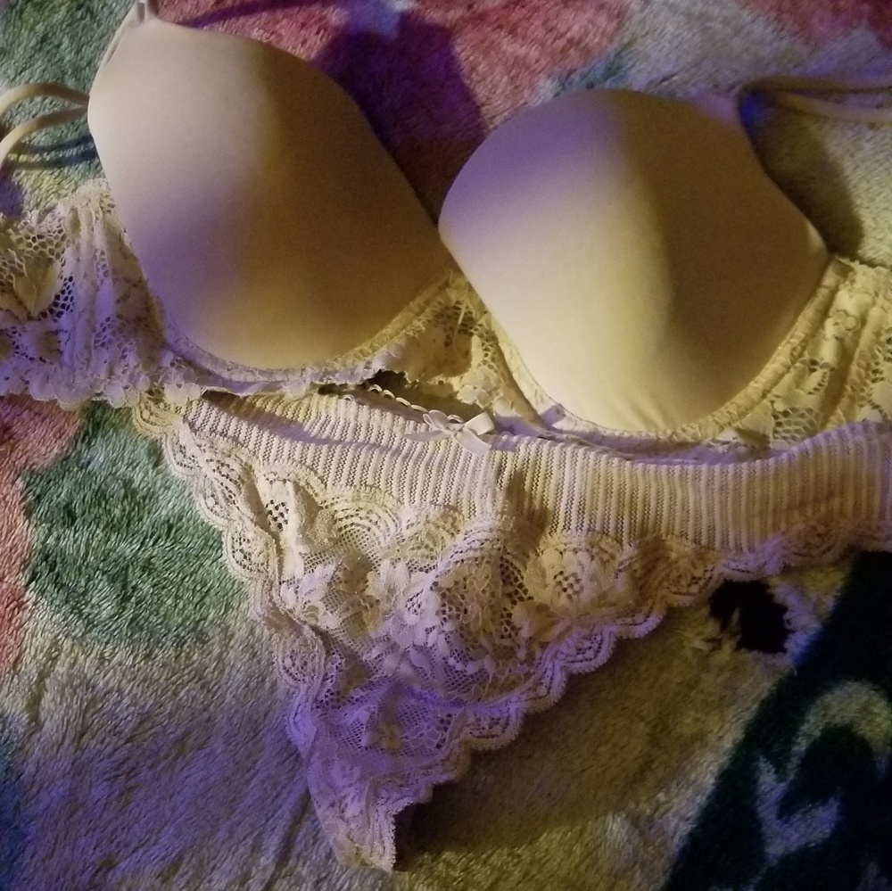 No Boundaries Bra & Victoria Secret Angel Thong